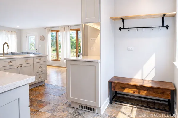 $549,000 | 882 Hillside Avenue, Glen Ellyn, IL 60137