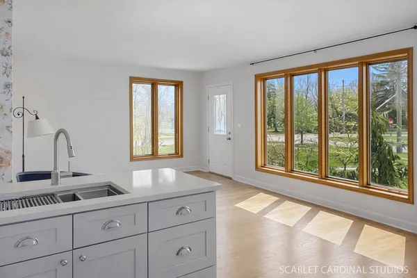 $549,000 | 882 Hillside Avenue, Glen Ellyn, IL 60137
