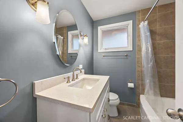 $549,000 | 882 Hillside Avenue, Glen Ellyn, IL 60137