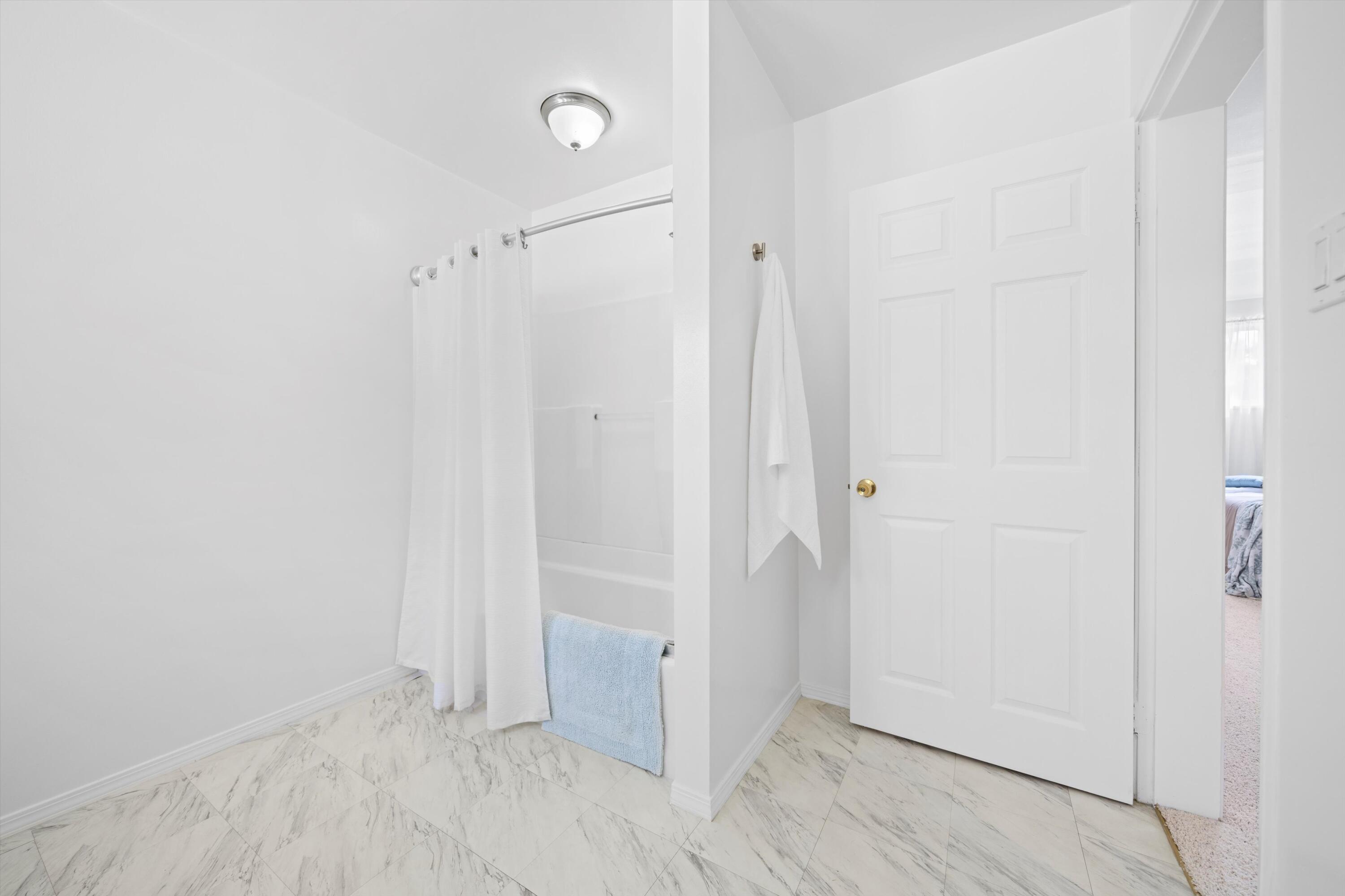 16930 Grindelwald Drive Tehachapi, CA 93561 - Photo 27 of 45 a view of an empty room