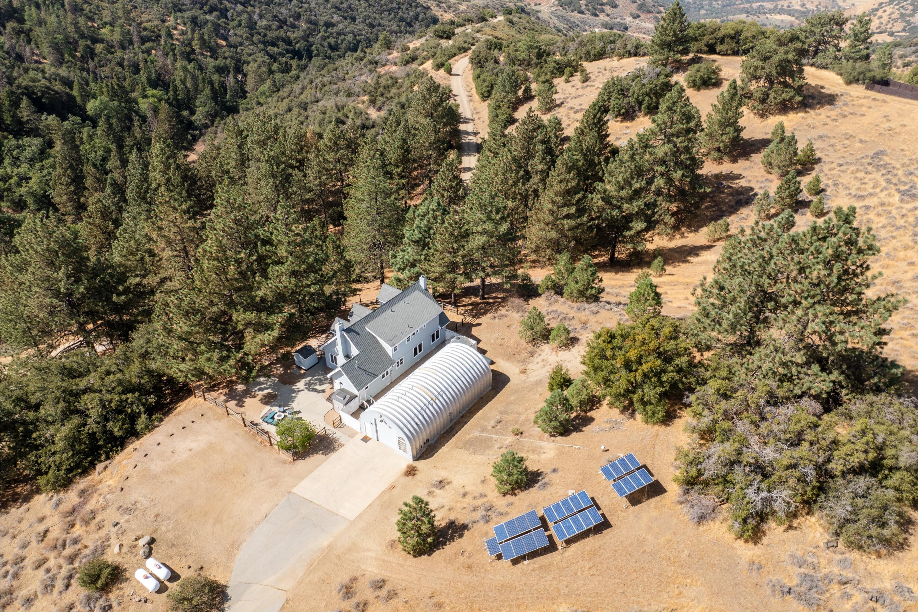 16930 Grindelwald Drive Tehachapi, CA 93561 - Photo 33 of 45 a view of a backyard of the house