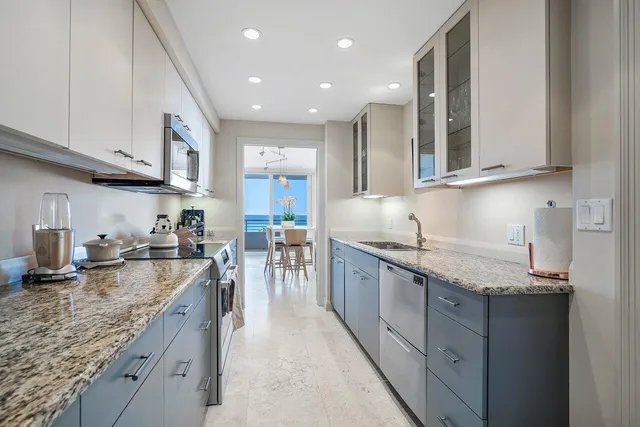 $3,195,000 | 2600 South Ocean Boulevard, Unit 503W, Palm Beach, FL 33480