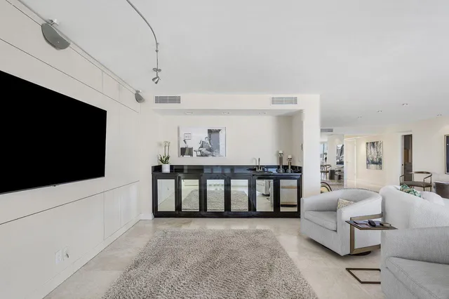 $3,195,000 | 2600 South Ocean Boulevard, Unit 503W, Palm Beach, FL 33480