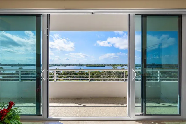 $3,195,000 | 2600 South Ocean Boulevard, Unit 503W, Palm Beach, FL 33480