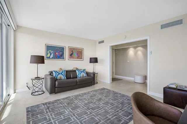 $3,195,000 | 2600 South Ocean Boulevard, Unit 503W, Palm Beach, FL 33480