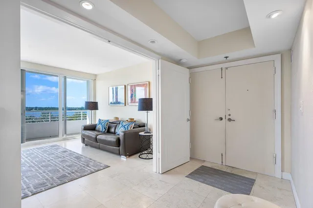 $3,195,000 | 2600 South Ocean Boulevard, Unit 503W, Palm Beach, FL 33480