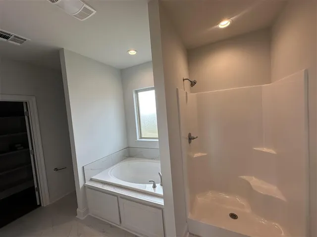 $279,999 | 3045 Southern Trace Dr Lake, Lake Charles, LA 70607