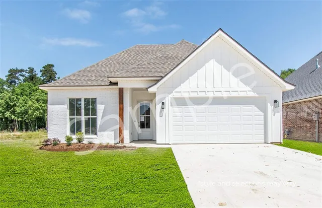 $279,999 | 3045 Southern Trace Dr Lake, Lake Charles, LA 70607