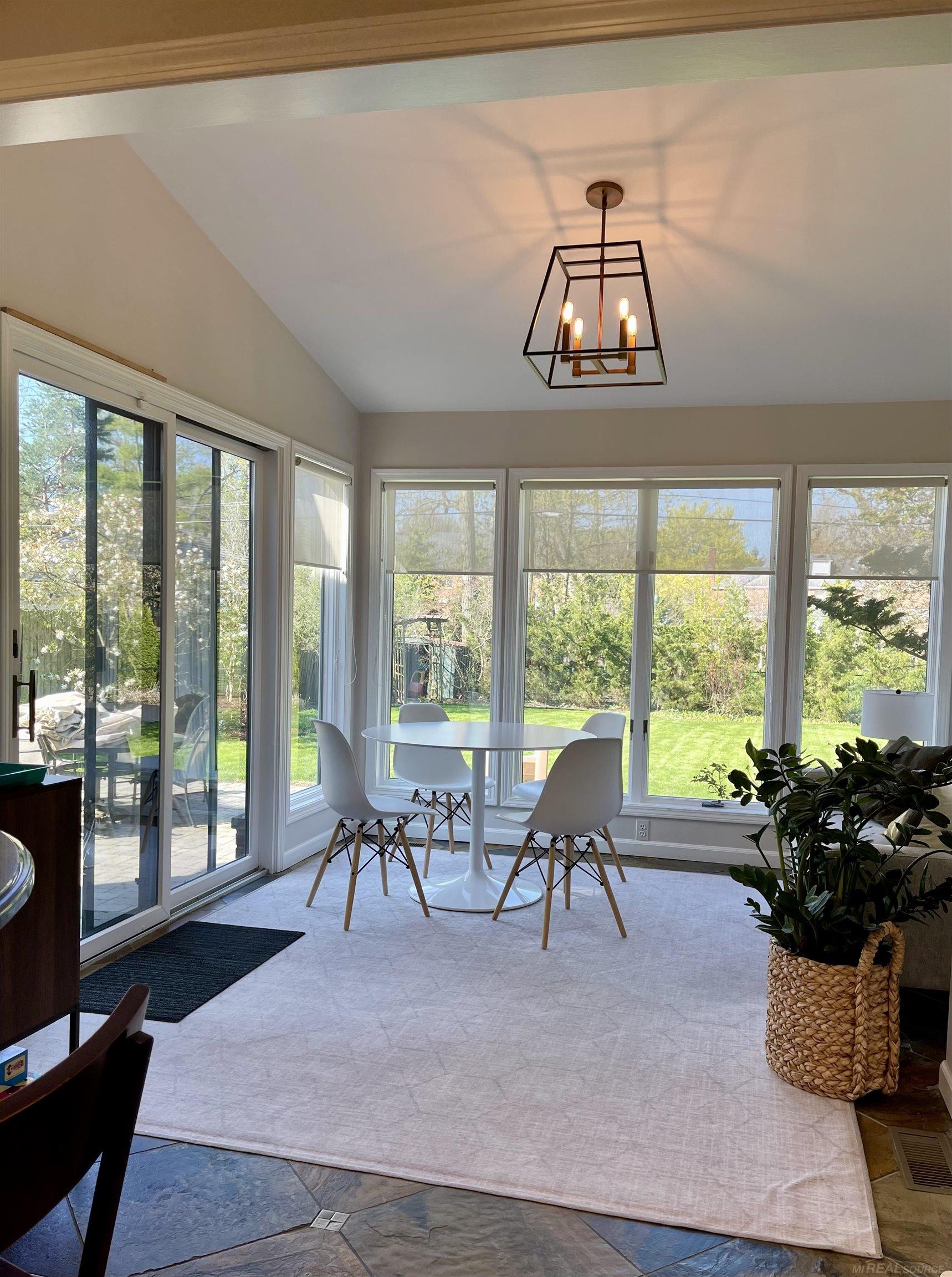 1047 Audubon Road Grosse Pointe, MI 48230 - Photo 9 of 10 50111866-8.JPG