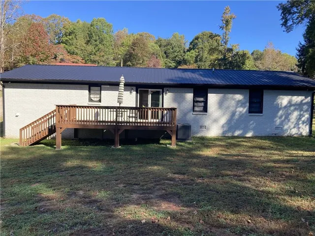 $1,800 | 106 Ridgewood Drive, Cleveland, GA 30528