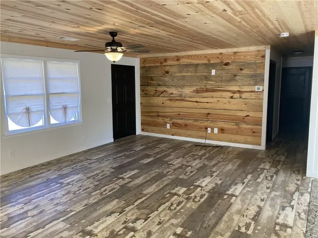 $1,800 | 106 Ridgewood Drive, Cleveland, GA 30528