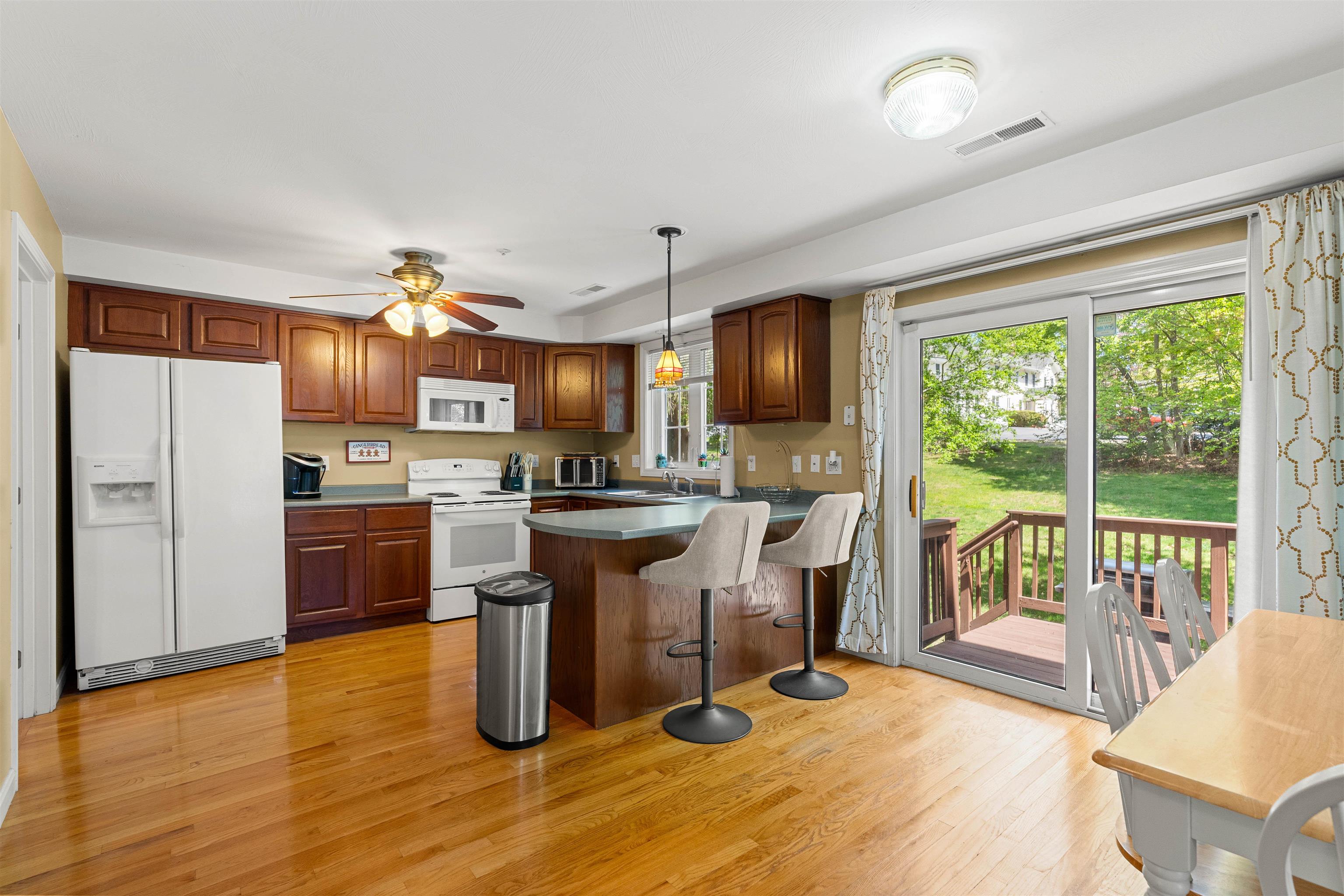 28 Andrew Street Manchester, NH 03104 - Photo 10 of 40