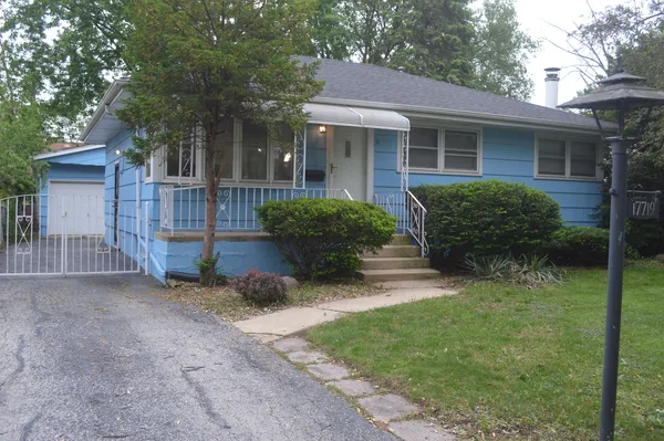 $209,999 | 17719 Burnham Avenue, Lansing, IL 60438