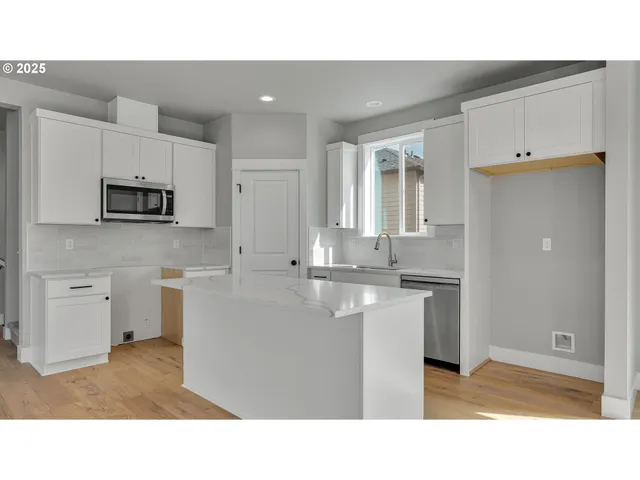 $424,500 | 3618 Southwest Sandlewood Lane, Gresham, OR 97080