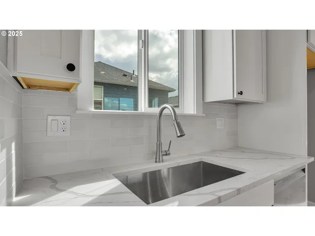 $424,500 | 3618 Southwest Sandlewood Lane, Gresham, OR 97080