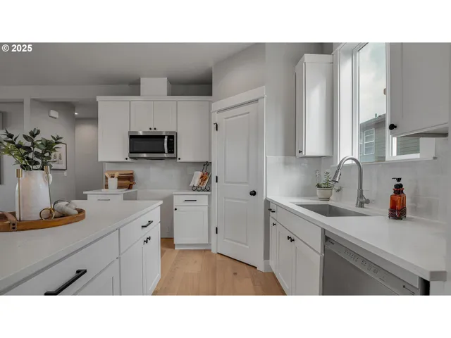 $424,500 | 3618 Southwest Sandlewood Lane, Gresham, OR 97080