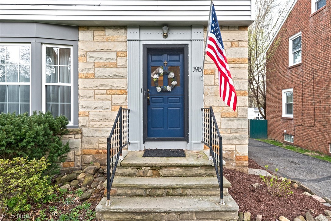 3915 Orchard Road Cleveland Heights, OH 44121 - Photo 2 of 26