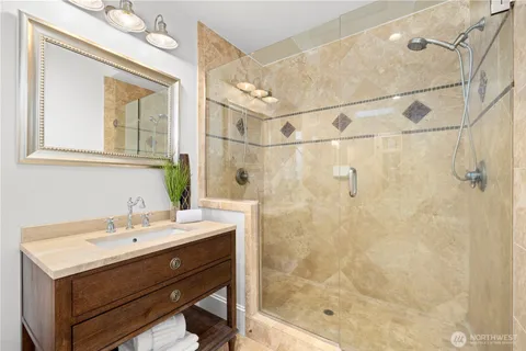 $4,000,000 | 5726 251st Court Northeast, Redmond, WA 98053