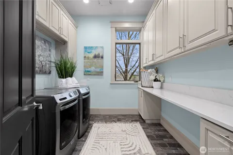 $4,000,000 | 5726 251st Court Northeast, Redmond, WA 98053