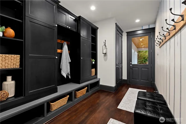 $4,000,000 | 5726 251st Court Northeast, Redmond, WA 98053