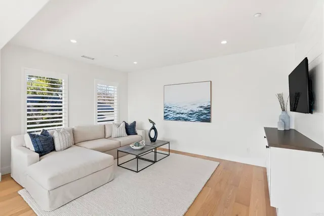 $3,995,000 | 468 Sandalwood Court, Encinitas, CA 92024