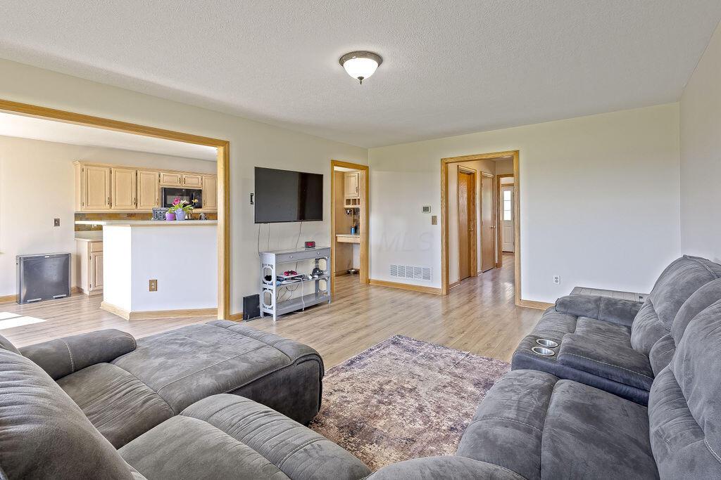 1050 Eckard Road Centerburg, OH 43011 - Photo 12 of 49