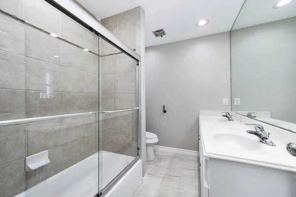 a view of walk in closet