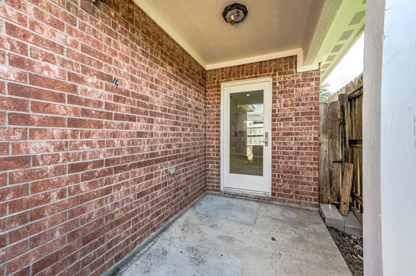 $2,350 | 7308 Avenue R, Galveston, TX 77551