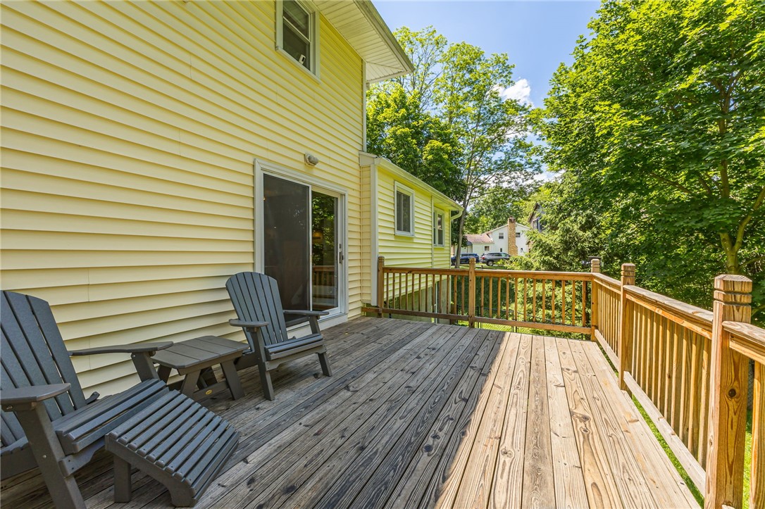 8 Meeting House Road Perinton, NY 14450 - Photo 31 of 40 Deck off Kitchen