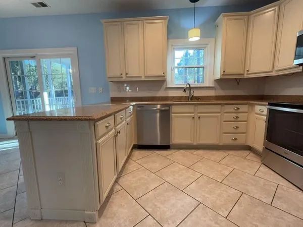 $2,895 | 1009 Blockade Runner Parkway, Summerville, SC 29485