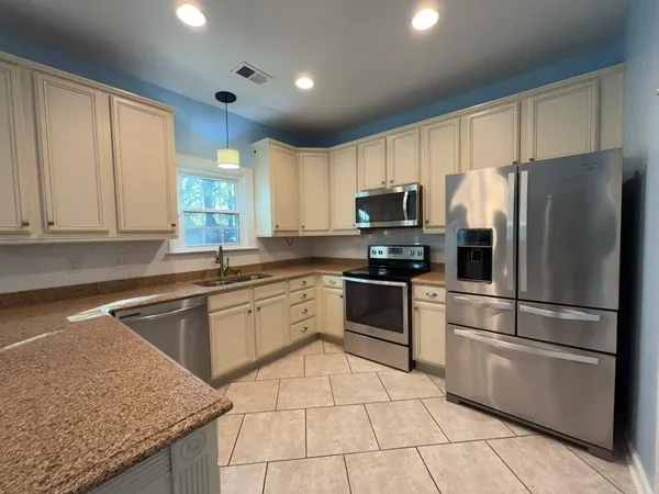 $2,895 | 1009 Blockade Runner Parkway, Summerville, SC 29485