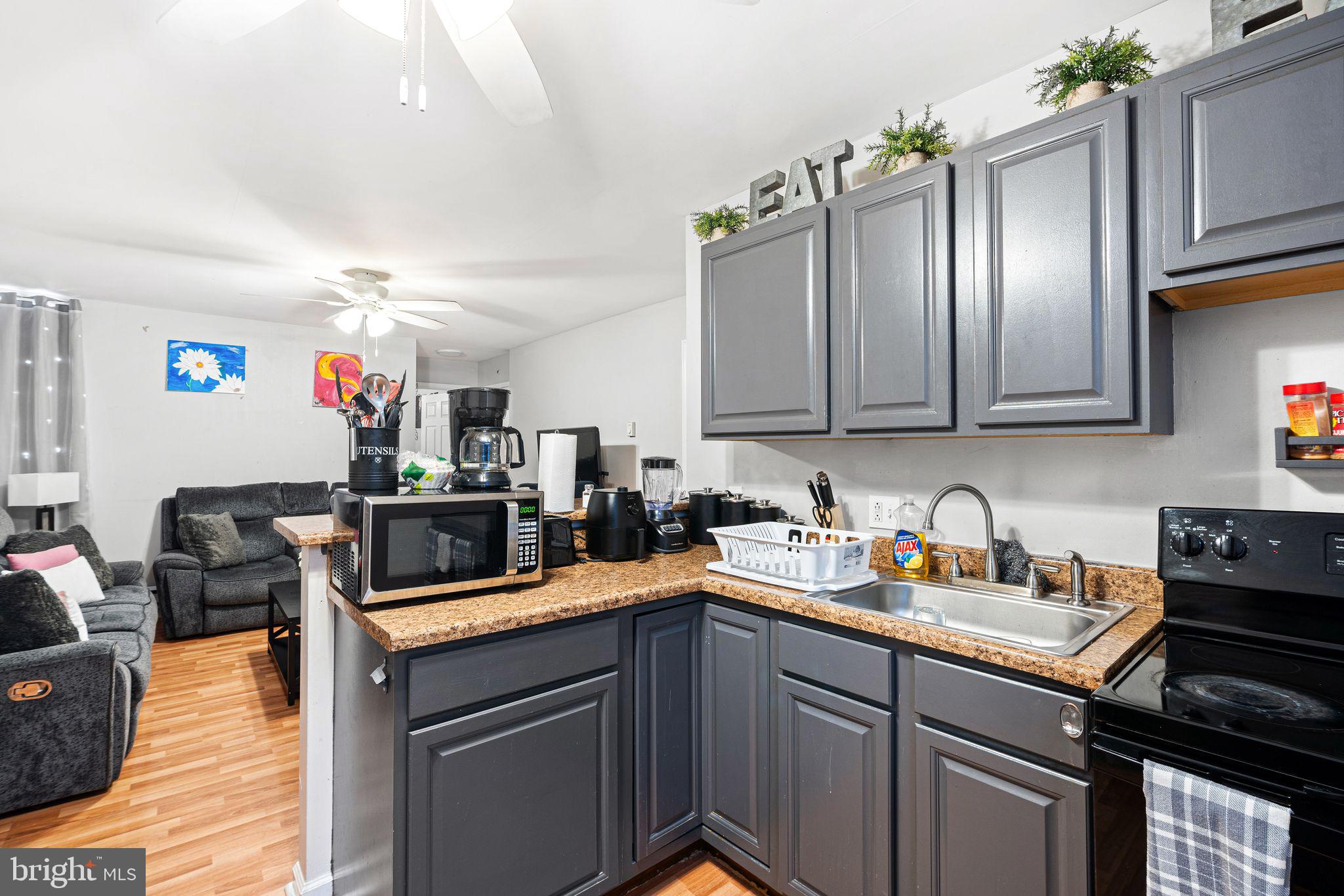 3029 Cedar Street Philadelphia, PA 19134 - Photo 7 of 48 3029 2nd fl front