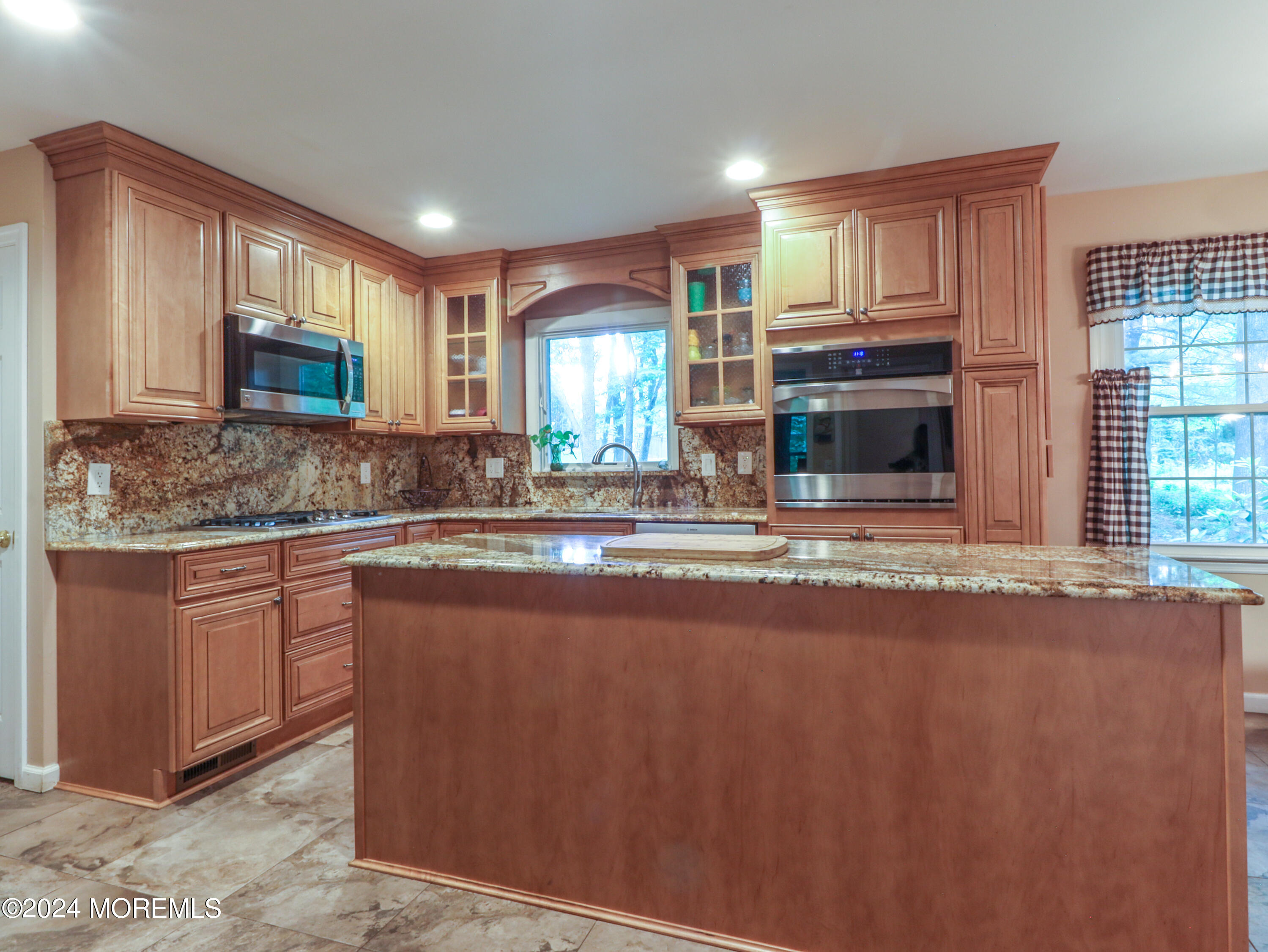 1 Huntley Road Holmdel, NJ 07733 - Photo 17 of 51 KITCHEN