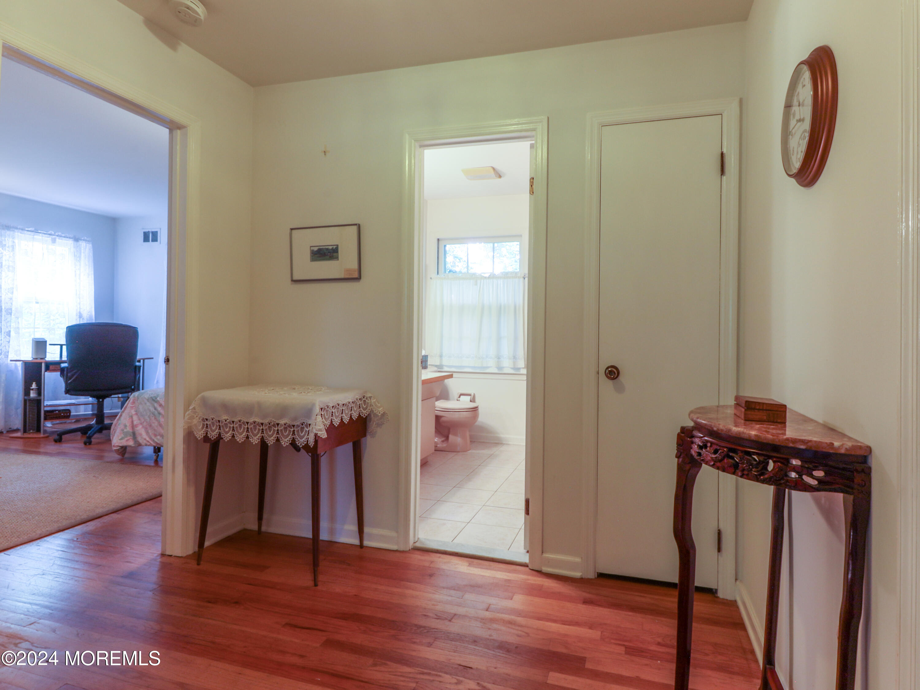 1 Huntley Road Holmdel, NJ 07733 - Photo 21 of 51 UPPER HALLWAY