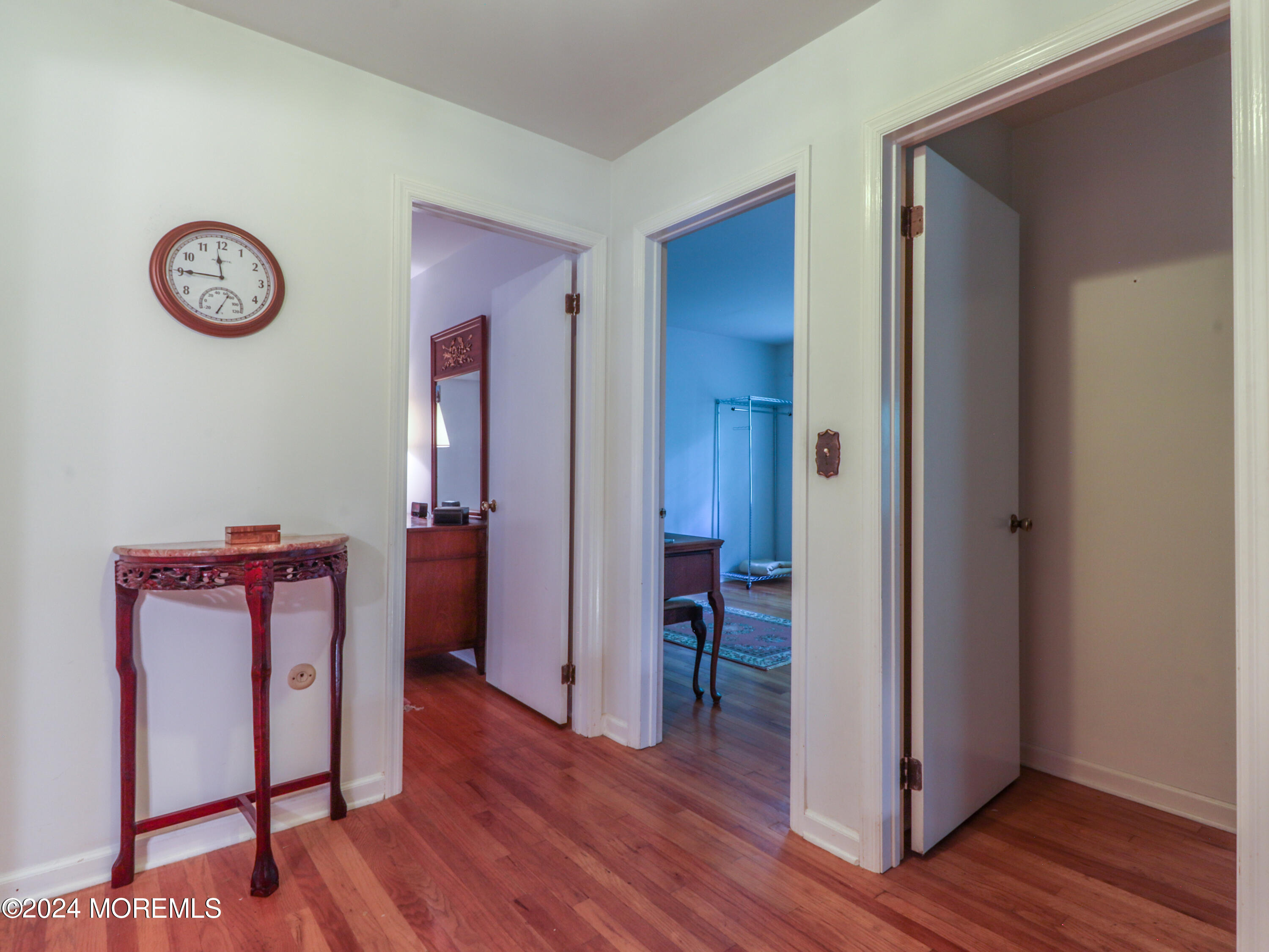 1 Huntley Road Holmdel, NJ 07733 - Photo 40 of 51 34-UPPER_HALL (1)