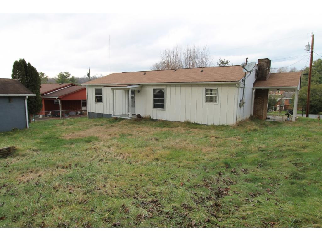 172 Springdale Road Bristol, TN 37620 - Photo 4 of 17 Photo 4