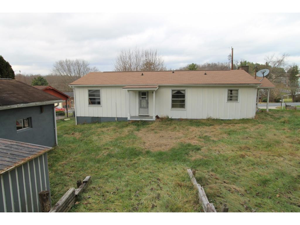 172 Springdale Road Bristol, TN 37620 - Photo 8 of 17 Photo 8