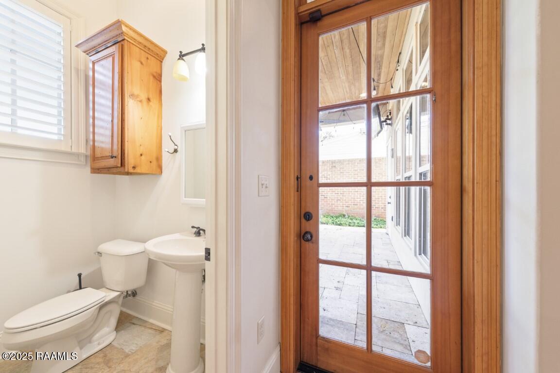 207 Edgehill Circle Lafayette, LA 70508 - Photo 14 of 30 Half Bath