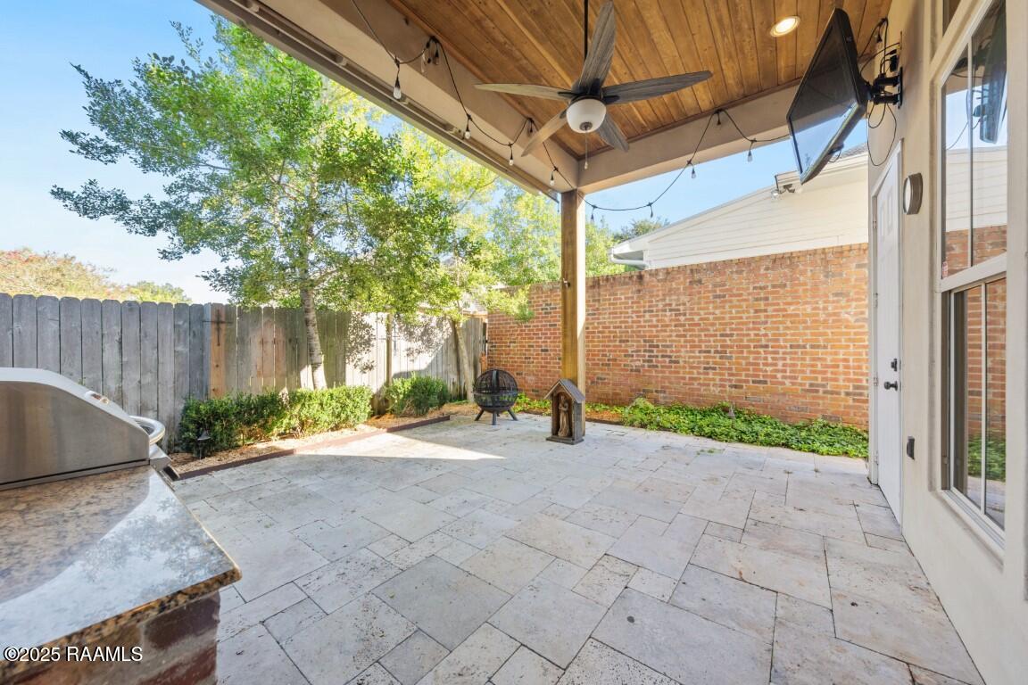 207 Edgehill Circle Lafayette, LA 70508 - Photo 26 of 30 Exterior Patio
