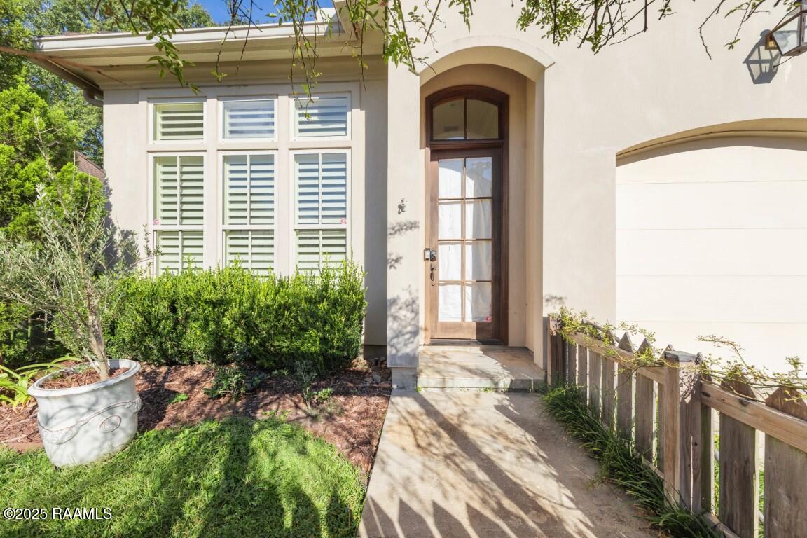 207 Edgehill Circle Lafayette, LA 70508 - Photo 4 of 30 Front Entrance