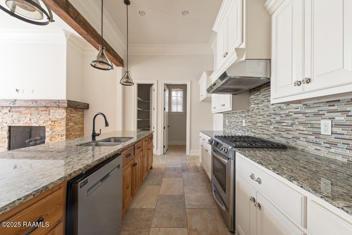 207 Edgehill Circle Lafayette, LA 70508 - Photo 10 of 30 Kitchen