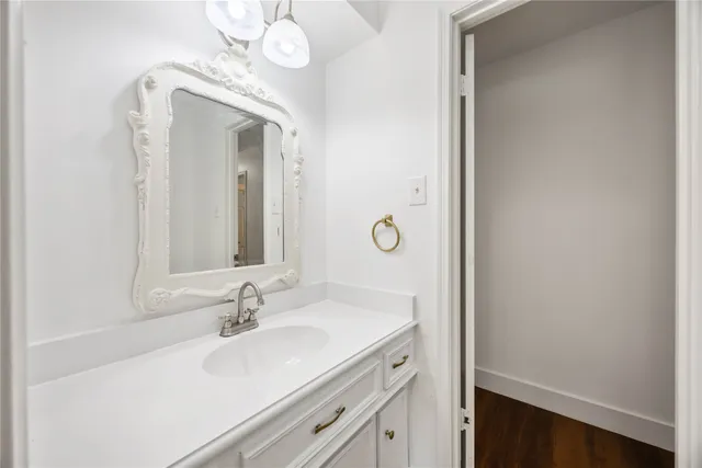 $349,000 | 703 Romaine Lane, Houston, TX 77090