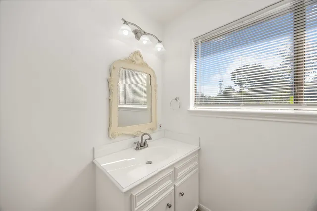 $349,000 | 703 Romaine Lane, Houston, TX 77090