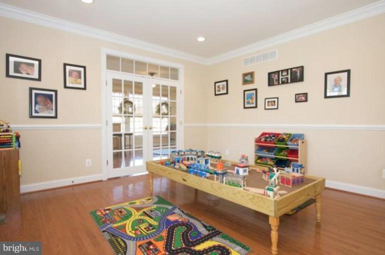 2111 Telegraph Road Pylesville, MD 21132 - Photo 12 of 26 Living Room