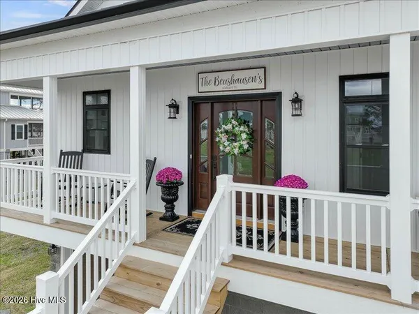 $950,000 | 94 Maritime Court, Chocowinity, NC 27817