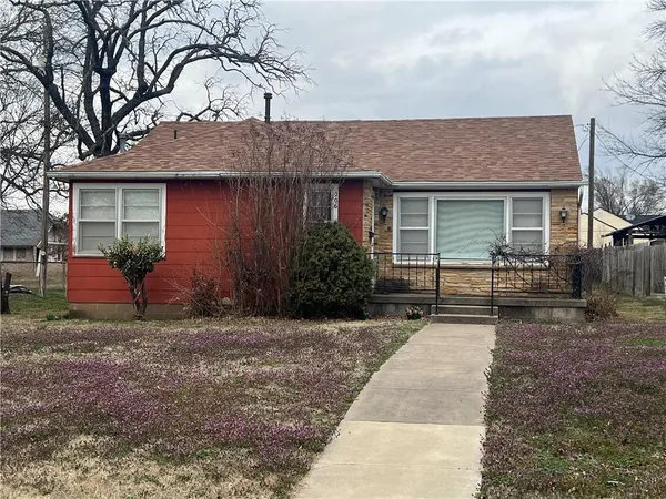 $109,000 | 206 West Bradley Street, Sedan, KS 67361