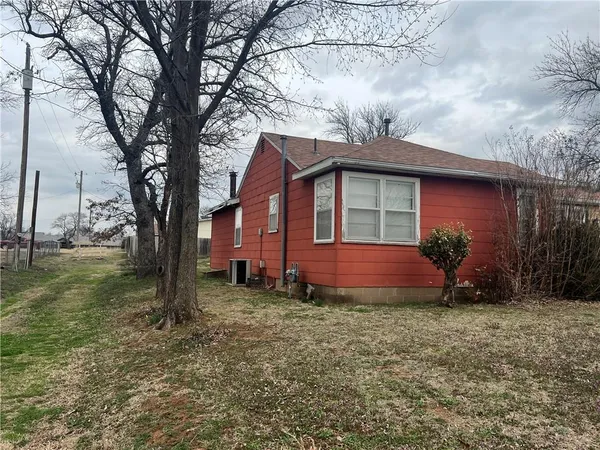 $109,000 | 206 West Bradley Street, Sedan, KS 67361