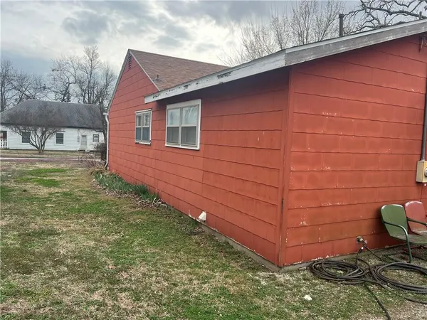 $109,000 | 206 West Bradley Street, Sedan, KS 67361