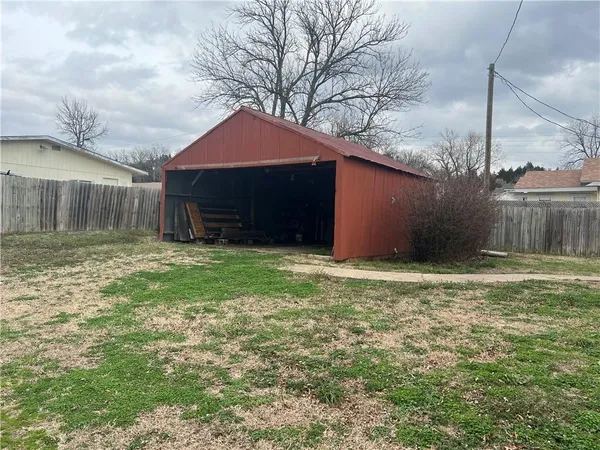 $109,000 | 206 West Bradley Street, Sedan, KS 67361