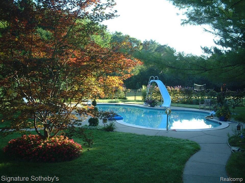 5221 Longmeadow Road Bloomfield Hills, MI 48304 - Photo 30 of 42 Rear Pool view 1